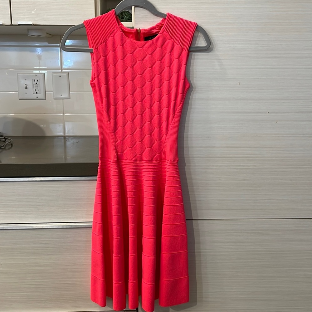 Ted Baker coral pink cocktail dress in size 1 (xs-s), completely new!